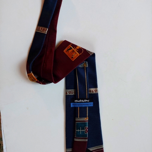 Men's Imported Silk Metropolitan Museum of Art Tie - Picture 2 of 4